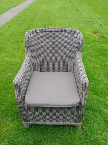 4 Luxe wicker grijze weerbestendige (tuin)stoelen beschikbaar voor biedingen