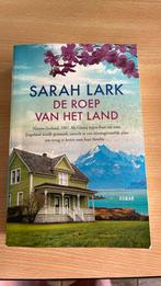 Sarah Lark - De roep van het land, Ophalen of Verzenden, Gelezen, Sarah Lark
