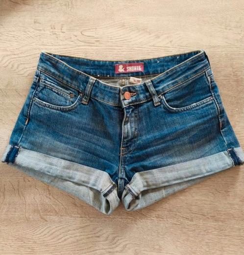 Short jeans H&M taille 36/38, Vêtements | Femmes, Jeans, Comme neuf, Autres tailles de jeans, Bleu, Enlèvement ou Envoi