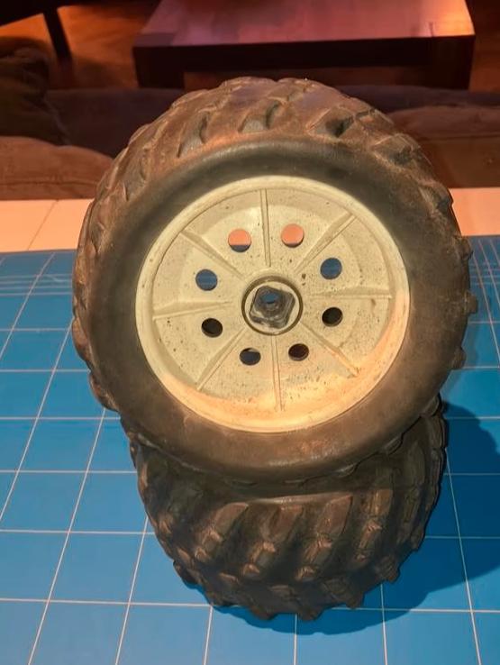 FG monstertruck banden., Hobby & Loisirs créatifs, Modélisme | Radiocommandé & Téléguidé | Voitures, Utilisé, Voiture off road