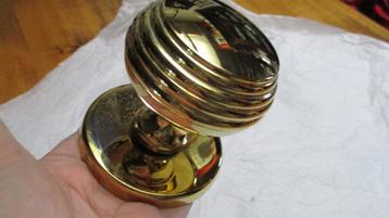 Messing deurknop beschikbaar voor biedingen