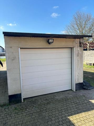 Elektrische garagepoort 230x198 beschikbaar voor biedingen