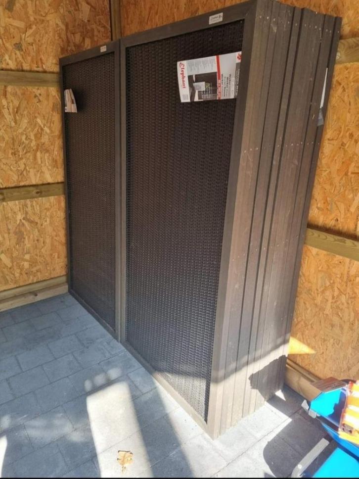 Lot van 24nieuwe composieten tuinschermen, Tuin en Terras, Schuttingen, Nieuw, Ophalen