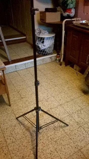 pied universel avec tige filetée M6, Enlèvement ou Envoi, Comme neuf, Pied