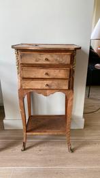 Armoire latérale ancienne en bois avec 3 tiroirs, Maison & Meubles, Armoires | Commodes, Utilisé, Enlèvement ou Envoi