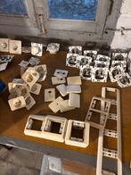 Niko PR20 stopcontacten en afdekplaten, Doe-het-zelf en Bouw, Elektriciteit en Kabels, Ophalen, Gebruikt, Stopcontact