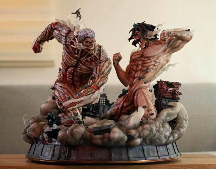 Attack on titan Eren Jaeger vs Armored Titan Figurama, Collections, Statues & Figurines, Comme neuf, Enlèvement