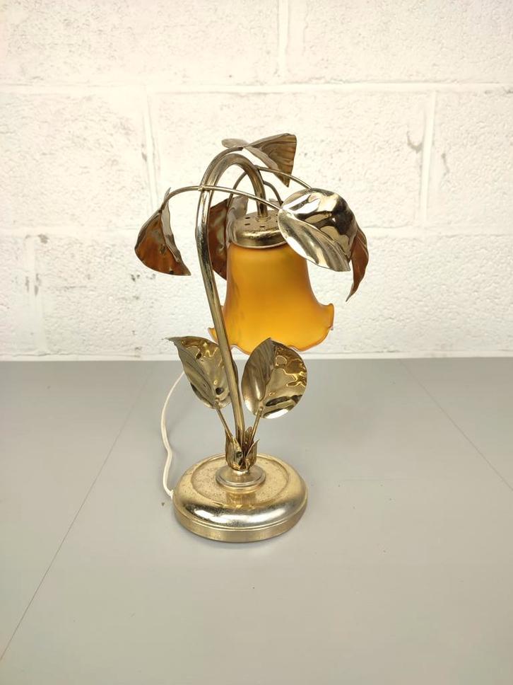 Messing tafellamp met glaspasta kelk, Antiek en Kunst, Antiek | Verlichting, Ophalen of Verzenden