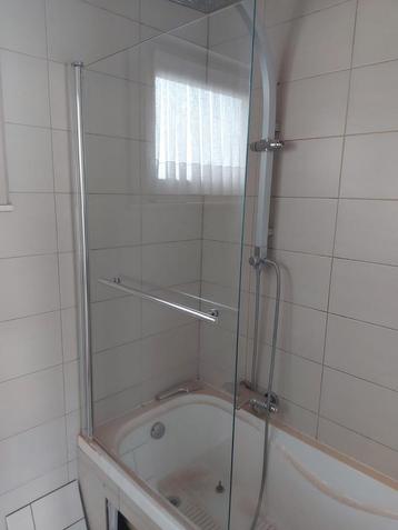 glazen douchewand voor bad beschikbaar voor biedingen