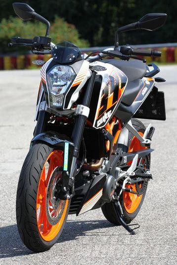 KTM Duke 390  "KTM Racing" livery + Akrapoviç uitlaat beschikbaar voor biedingen