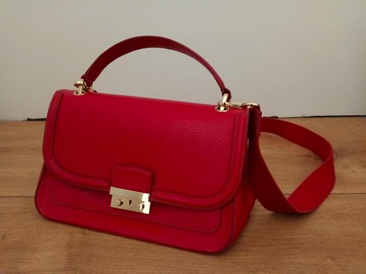 Leren handtas - Massimo Dutti - rood, Handtassen en Accessoires, Tassen | Damestassen, Zo goed als nieuw, Handtas, Rood, Verzenden