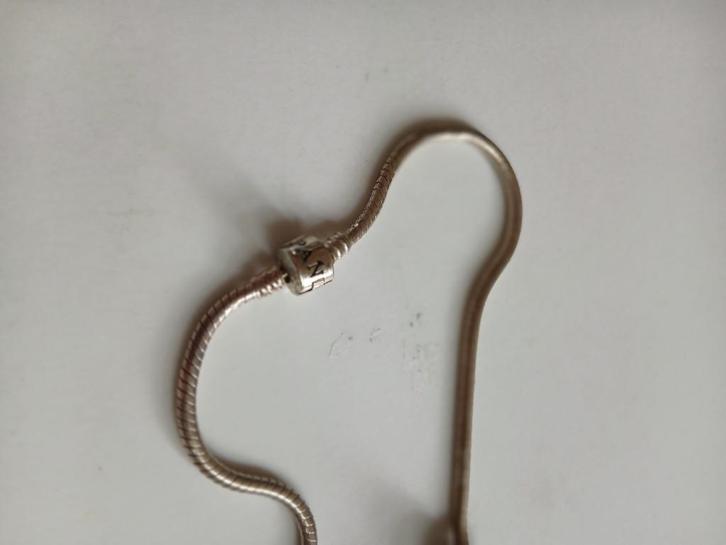 Collier Pandora Vintage, Bijoux, Sacs & Beauté, Colliers, Utilisé, Autres matériaux, Gris, Réglable, Enlèvement ou Envoi