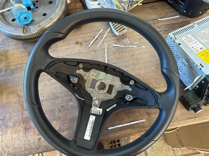 Volant d'un Mercedes E-Klasse, Autos : Pièces & Accessoires, Commande, Mercedes-Benz, Utilisé, 3 mois de garantie, Enlèvement ou Envoi