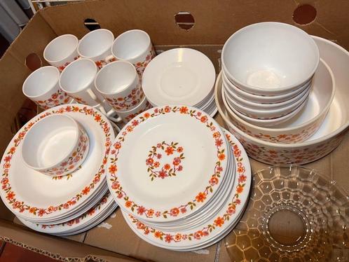 Vintage servies, Huis en Inrichting, Keuken | Servies, Zo goed als nieuw, Compleet servies, Overige stijlen, Overige materialen