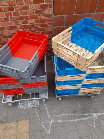 10 stapelbakken  beschikbaar voor biedingen