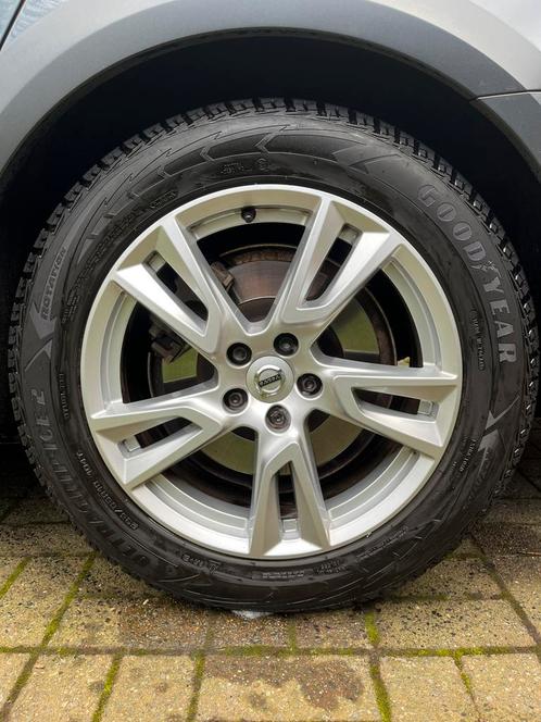 Winterbanden op Volvo-Velg XC40- V90 CC- S90, Auto-onderdelen, Banden en Velgen, Banden en Velgen, Winterbanden, 18 inch, 235 mm