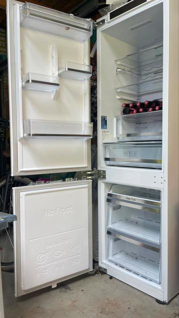 Réfrigérateur combiné encastrable 264 L Samsung 2 portes beschikbaar voor biedingen