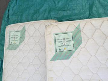 2 matrassen 70 cm breed, voor bed van 1,40 m beschikbaar voor biedingen