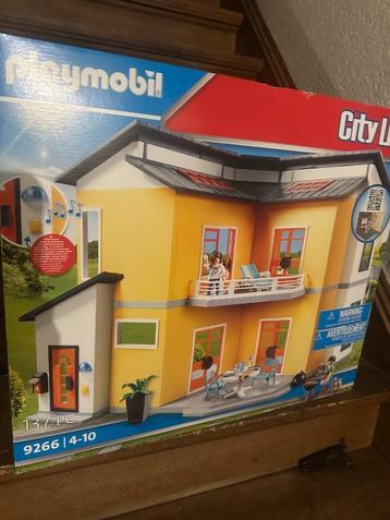 Playmobil groothuis 9266 beschikbaar voor biedingen