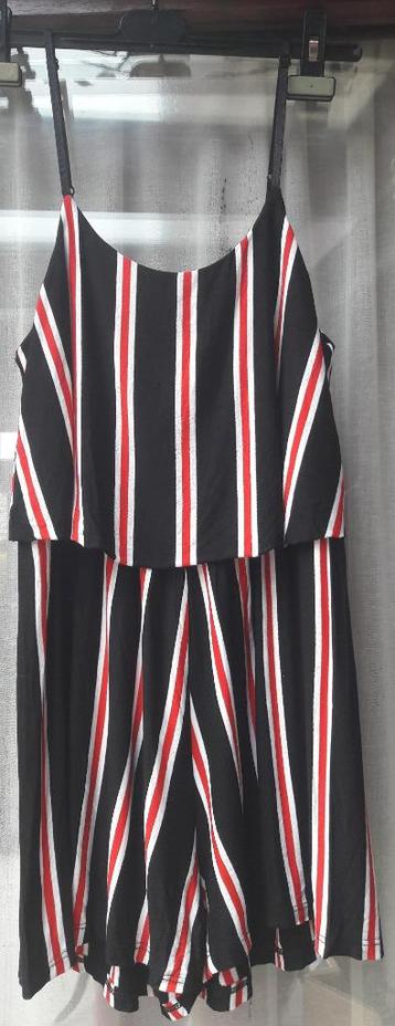 Jumpsuit met zwarte , rode en witte strepen maat S beschikbaar voor biedingen