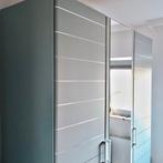 Kledingkast met spiegeldeur, Ophalen, Zo goed als nieuw, Modern, Met hangruimte
