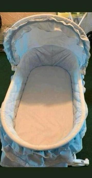 Baby wiegje & babybedje beschikbaar voor biedingen
