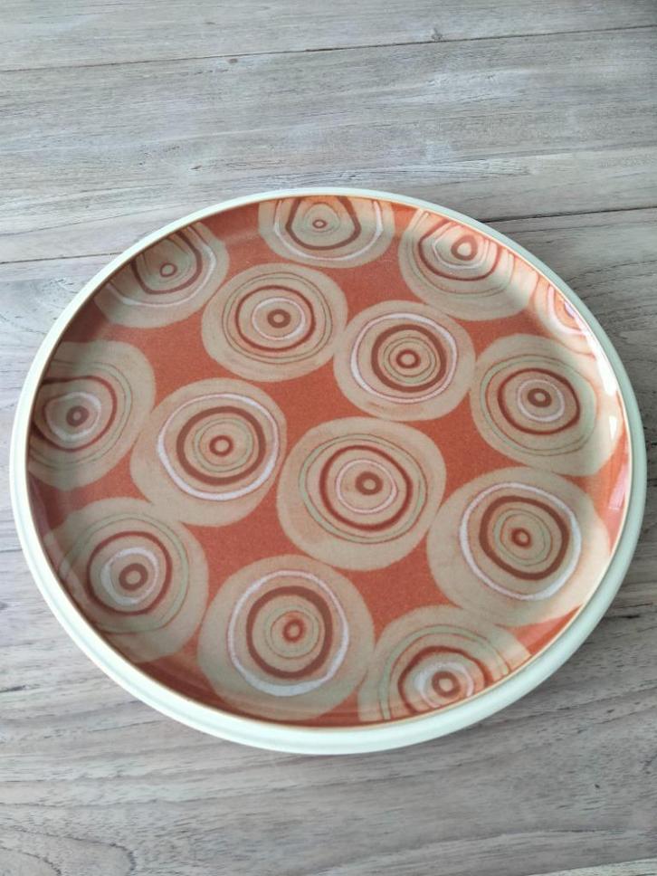 Grote schaal keramiek Denby England Fire Chilli, Huis en Inrichting, Woonaccessoires | Schalen en Manden, Gebruikt, Schaal, Rond