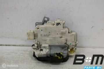 Portierslot linksvoor Audi A6 4F 4F1837015 beschikbaar voor biedingen