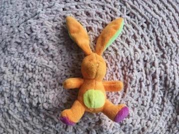 Knuffel konijn beschikbaar voor biedingen