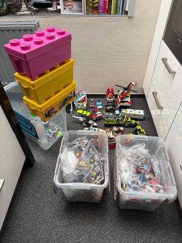 Groot lot LEGO, ziekenhuis, brandweer, helicopters enz.. beschikbaar voor biedingen