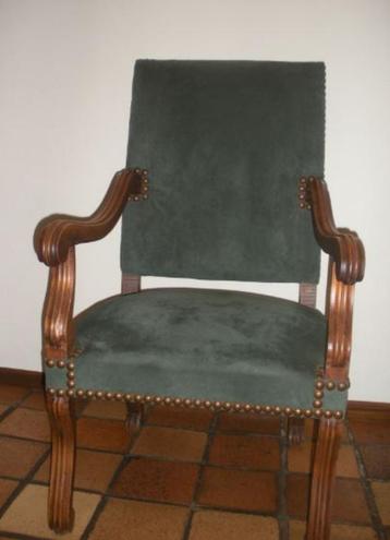 très beau fauteuil Louis XIII