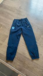 Trainingsbroek genk maat 158/170, Kinderen en Baby's, Kinderkleding | Maat 158, Broek, Gebruikt, Ophalen of Verzenden, Nike