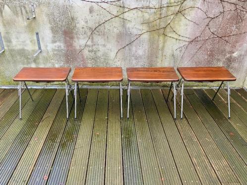 Vier stoelen op een onderstel van Eames DSS, Huis en Inrichting, Stoelen, Gebruikt, Vier, Hout, Kunststof, Metaal, Bruin, Ophalen