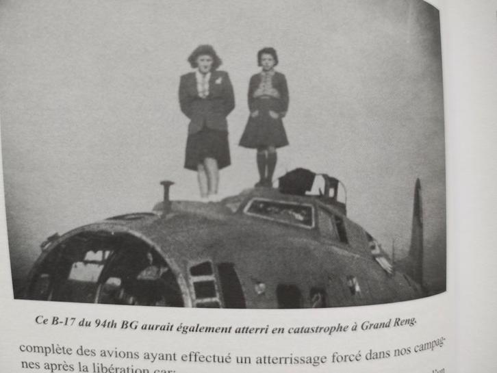 1940-1945 guerre aérienne Charleroi Belgique livre Histoire, Verzamelen, Militaria | Tweede Wereldoorlog, Luchtmacht, Boek of Tijdschrift