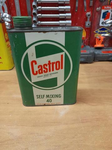 oude lege oliekan castrol zelfmengend 40 beschikbaar voor biedingen