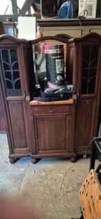 Mooi kast, Enlèvement