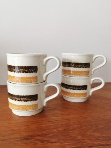4 vintage tassen van Biltons beschikbaar voor biedingen