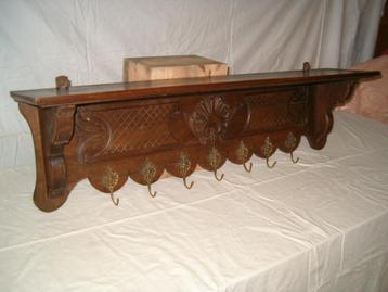 Archelle kleerhanger beschikbaar voor biedingen