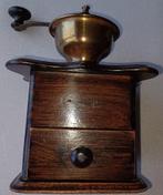 Koffiemolen oud donker gesapt, Ophalen