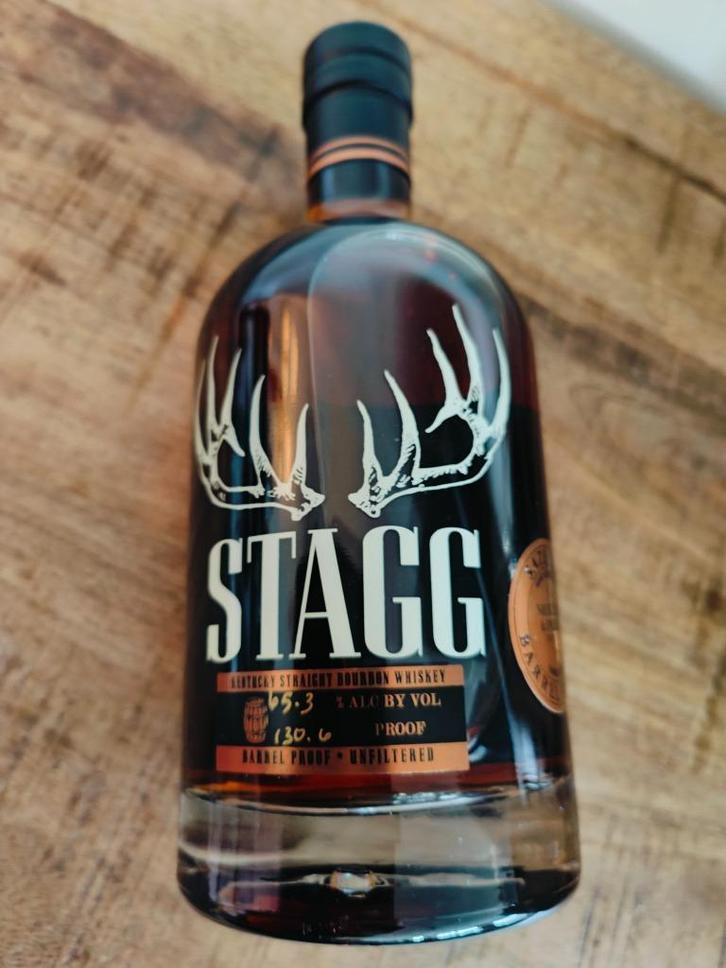 Blanc de bourbon Kentucky Straight Straight non filtré STAGG, Collections, Vins, Neuf, Autres types, Autres régions, Pleine, Enlèvement ou Envoi