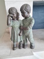 Beeld Geert Kunen jongen troost meisje., Maison & Meubles, Accessoires pour la Maison | Statues de Bouddha, Enlèvement, Comme neuf
