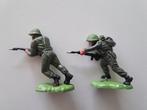 Vintage 2x Britains Soldiers - Bon état, Collections, Jouets miniatures, Comme neuf, Enlèvement ou Envoi