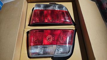 Desing achterlicht set helder rood BMW 3 serie E36 sedan  12 beschikbaar voor biedingen
