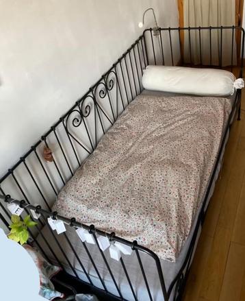 Lit IKEA en fer forgé (sommier+matelas), Enlèvement