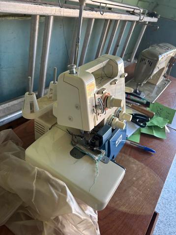 Overlock naaimachine, Enlèvement, Comme neuf, Machine à coudre
