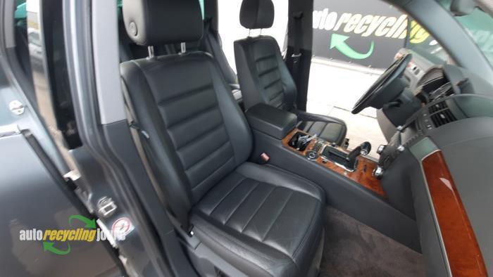 Stoel rechts van een Volkswagen Touareg, Auto-onderdelen, Interieur en Bekleding, Volkswagen, Gebruikt, 3 maanden garantie