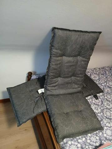 tuinstoel kussens beschikbaar voor biedingen