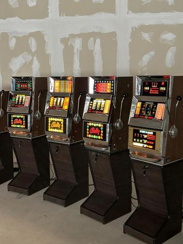 Slotmachine voetjes Nieuw  beschikbaar voor biedingen