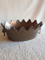 Koperen Cache Pot, Ophalen