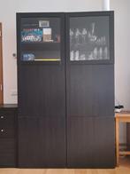 Vitrinekast zwartbruin Besta Ikea, Huis en Inrichting, Kasten | Vitrinekasten, Ophalen, Gebruikt, 100 tot 150 cm, 150 tot 200 cm